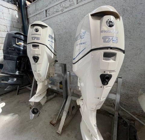 
								PAREJA MOTORES EVINRUDE 175 HP full									