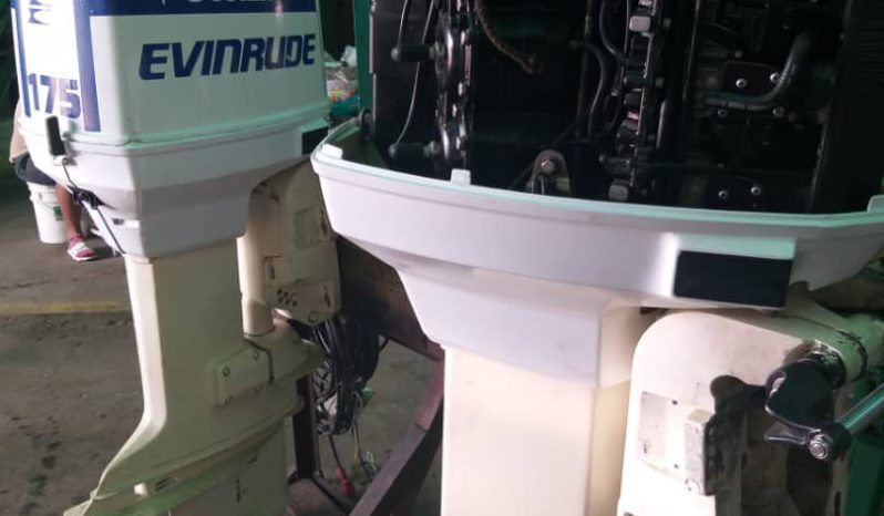 
								PAREJA MOTORES EVINRUDE 175HP full									
