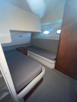 
										AZIMUT 44 full									