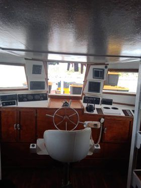 BARCO DE PESCA 17 MTS