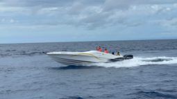 
										COMMANDER 28 full									