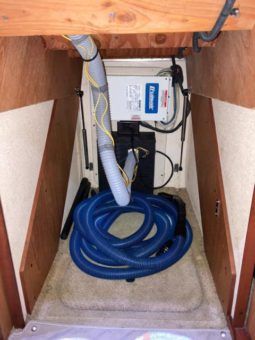 LUHRS CONVERTIBLE 41 full