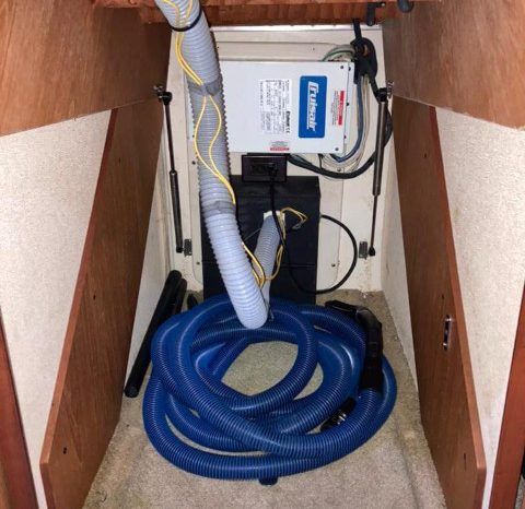 LUHRS CONVERTIBLE 41 full