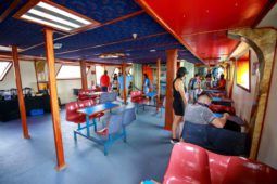 
										BARCO TURISTICO 100 full									