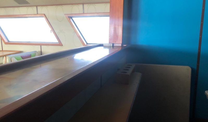 
								BARCO TURISTICO 100 full									