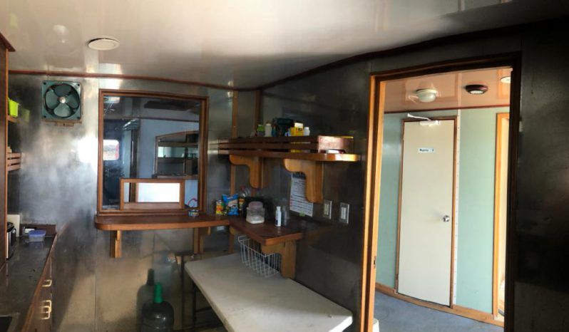 
								BARCO TURISTICO 100 full									