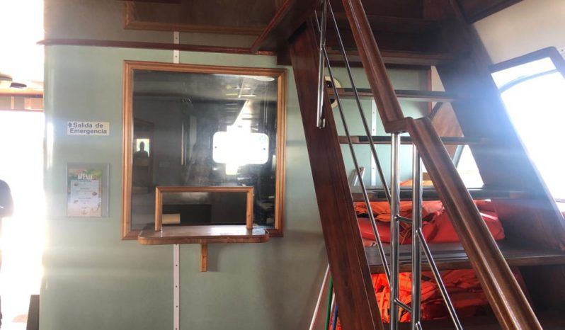 
								BARCO TURISTICO 100 full									