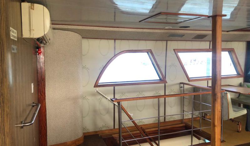 
								BARCO TURISTICO 100 full									