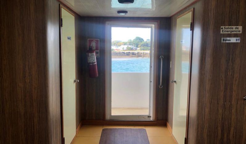 
								BARCO TURISTICO 100 full									