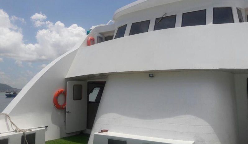 
								BARCO TURISTICO 100 full									