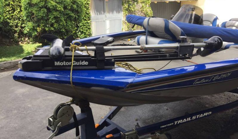 
								BOTE TRACKER EDICION ESPECIAL PROTEAM 17.5 full									