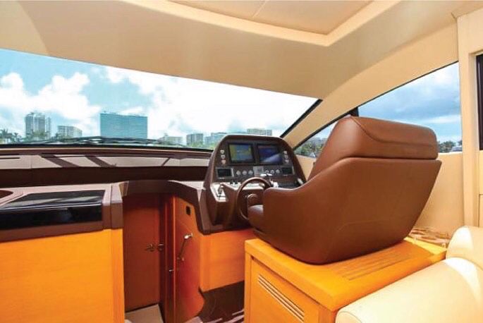 PERSHING 64 full