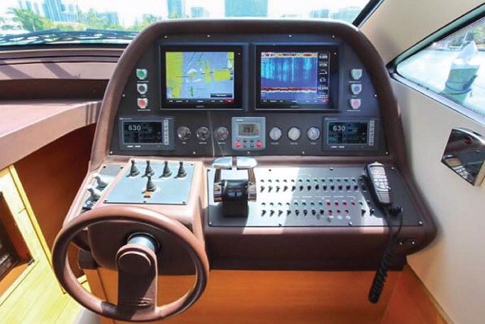 PERSHING 64 full
