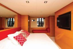 PERSHING 64 full