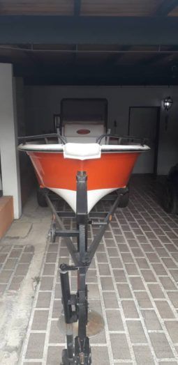 
										BOTE DE FIBRA TIPO HEWES 16 full									