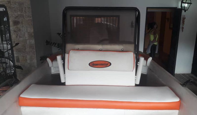
								BOTE DE FIBRA TIPO HEWES 16 full									