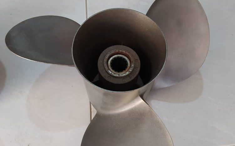 
								PAREJA PROPELA QUICKSILVER PASO 19 full									