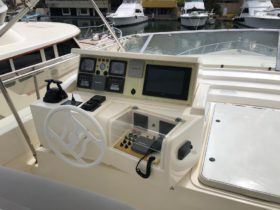 FERRETTI 81