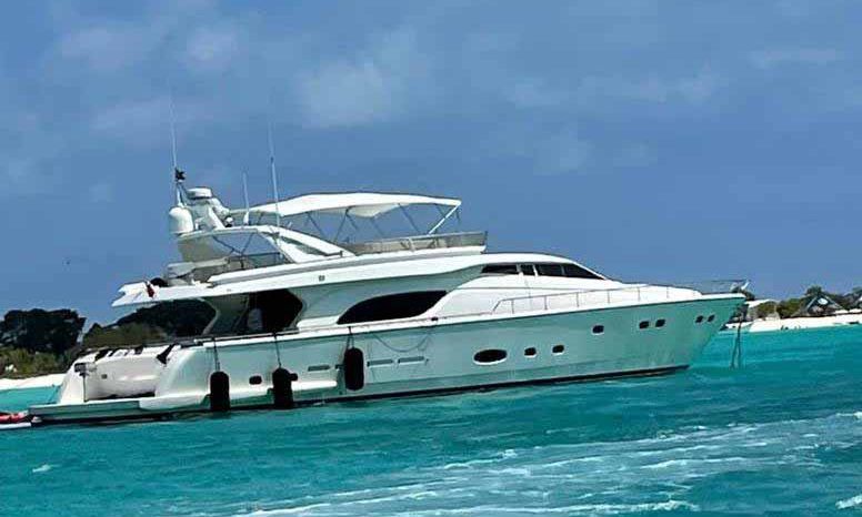 
								FERRETTI 81 full									