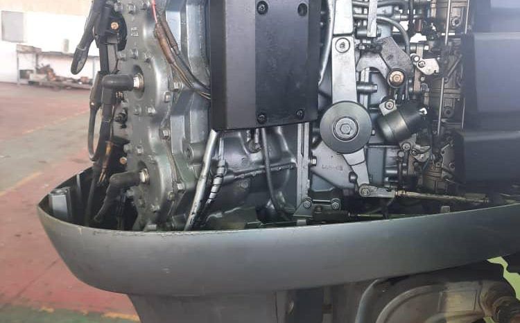 
								PAREJA MOTORES YAMAHA 200HP full									