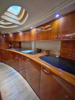 
										SUNSEEKER PREDATOR 75 full									