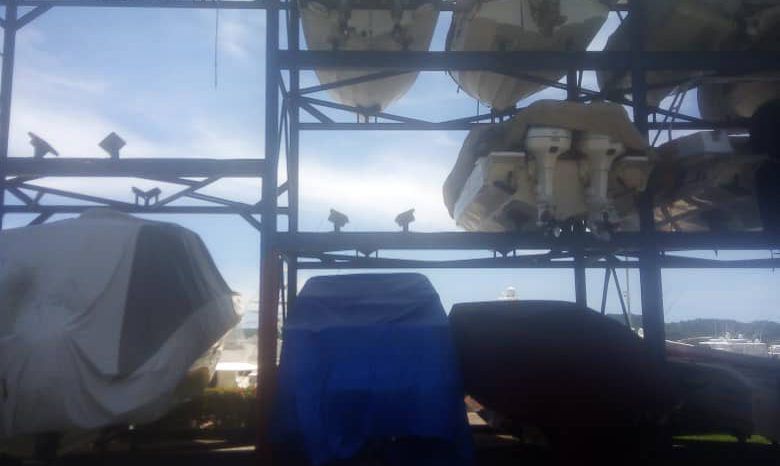 
								PUESTO VERTICAL CARENERO YATCH CLUB 21-24 PIES full									