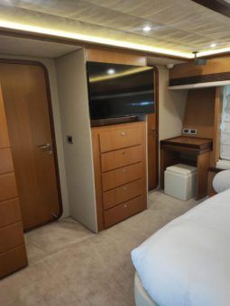 FERRETTI YACHTS 73 full