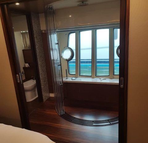 FERRETTI YACHTS 73 full