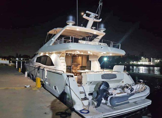 FERRETTI YACHTS 73 full