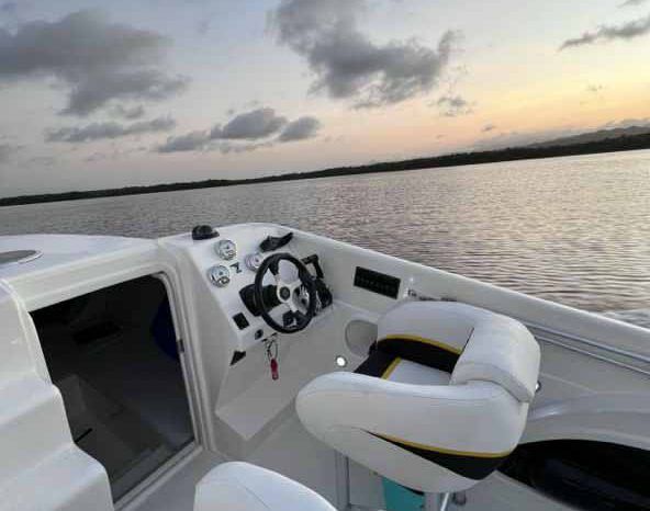
								COMMANDER 28 full									