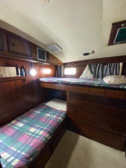 HATTERAS CONVERTIBLE 42 full
