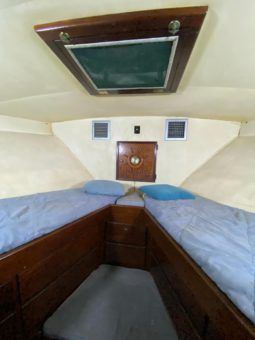 HATTERAS CONVERTIBLE 42 full