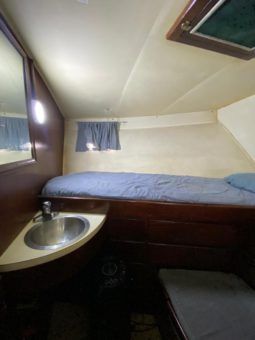 HATTERAS CONVERTIBLE 42 full