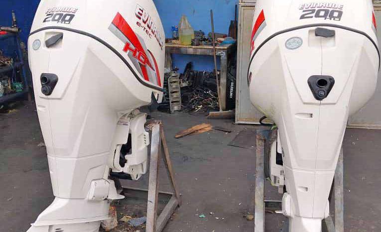 
								PAREJA MOTORES EVINRUDE E-TEC 200HP full									
