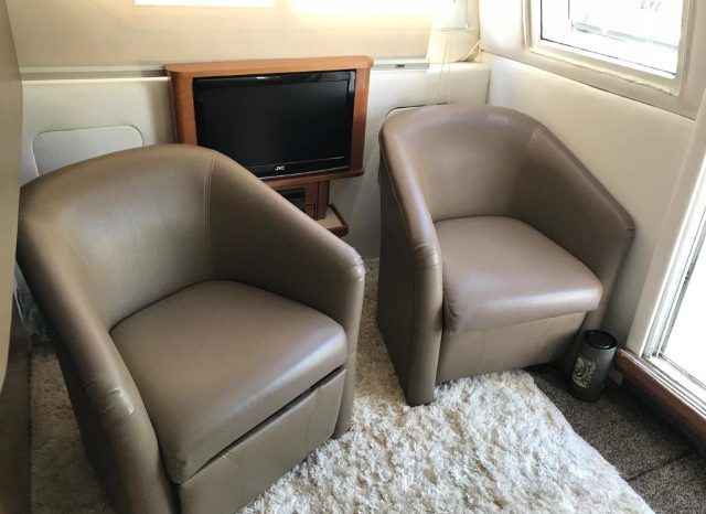 
								CARVER VOYAGER 37 full									