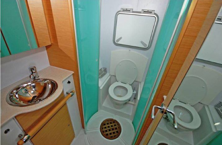 
								CATAMARAN LAGOON 50 full									