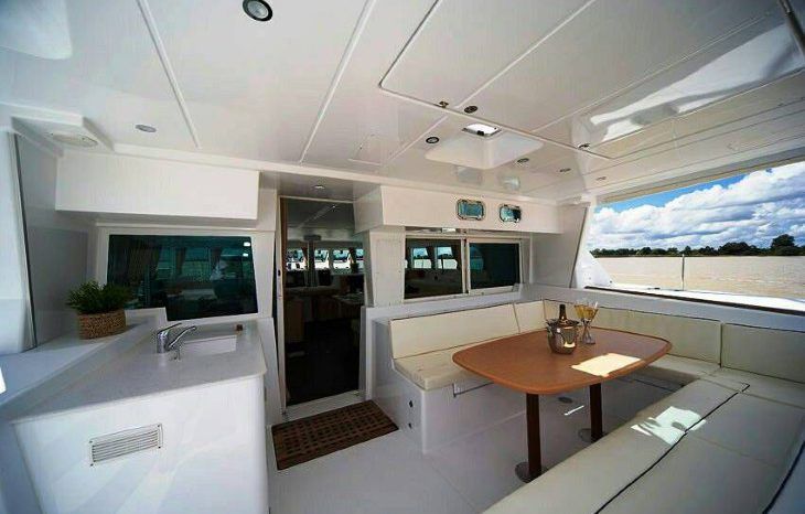 
								CATAMARAN LAGOON 50 full									