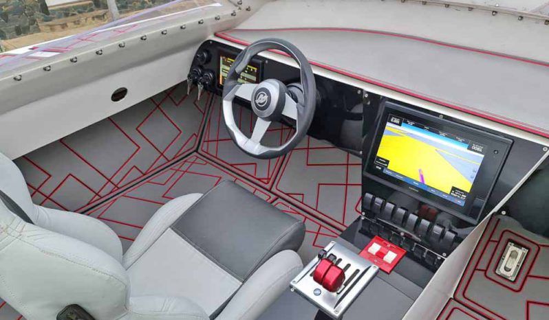 
								CATAMARAN RACING HELLCAT 30 full									