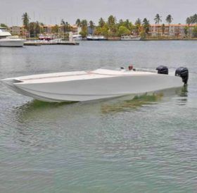 CATAMARAN RACING HELLCAT 30