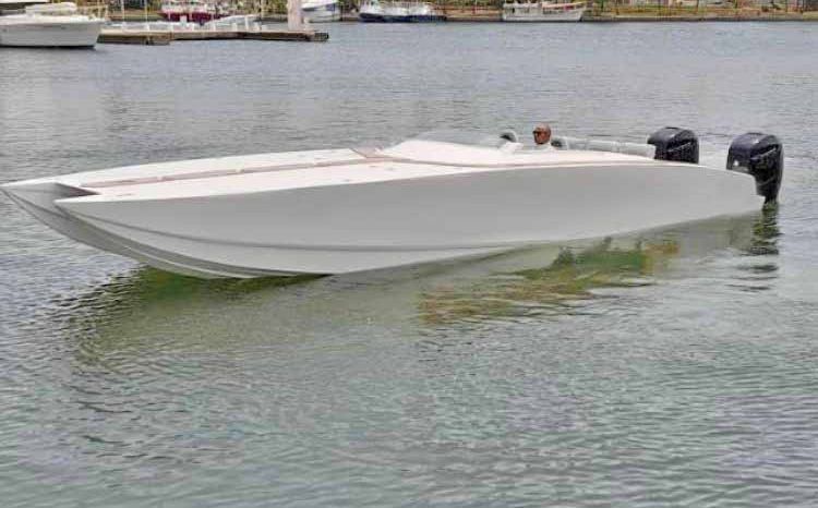 
								CATAMARAN RACING HELLCAT 30 full									