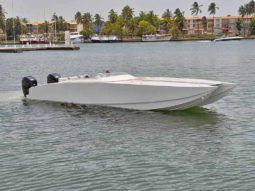 
										CATAMARAN RACING HELLCAT 30 full									