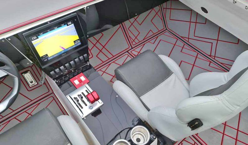 
								CATAMARAN RACING HELLCAT 30 full									
