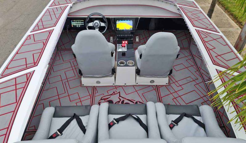 
								CATAMARAN RACING HELLCAT 30 full									