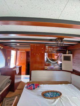 DEFEVER TRI CABIN TRAWLER 48