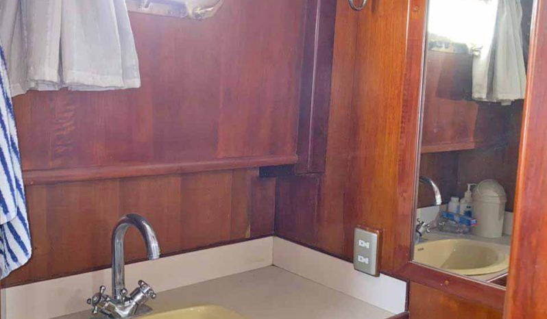 
								DEFEVER TRI CABIN TRAWLER 48 full									