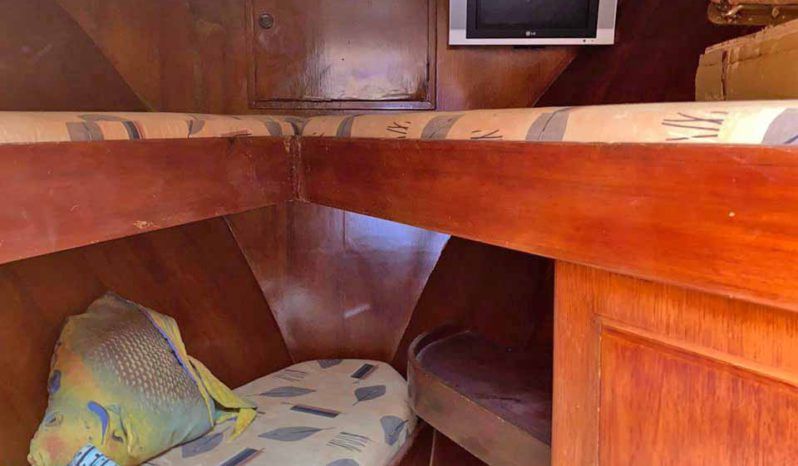 
								DEFEVER TRI CABIN TRAWLER 48 full									