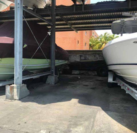 
								PUESTO Y ACCION GRAN MARINA DEL REY 26 full									