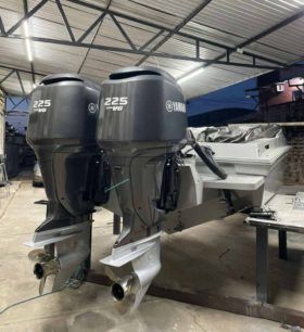 PAREJA DE MOTORES YAMAHA V6 F225HP