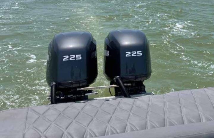 
								PAREJA DE MOTORES YAMAHA V6 F225HP full									