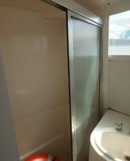 
										CRUISERS YACHTS 3850 42 full									